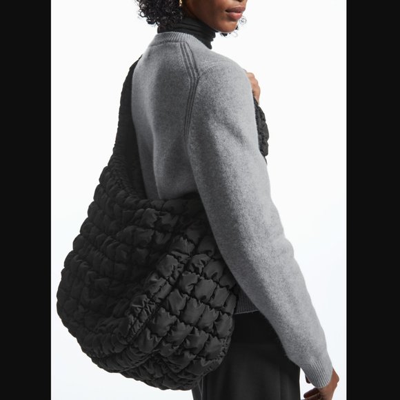 COS QUILTED OVERSIZED SHOULDER BAG BLACKPINK JENNIE - Picture 10 of 11